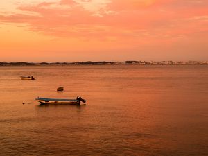 Превью обои лодки, море, горизонт, закат