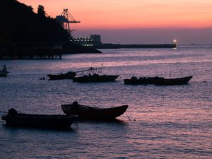 Превью обои лодки, море, причал, сумерки