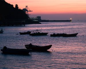 Превью обои лодки, море, причал, сумерки