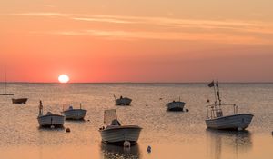 Превью обои лодки, море, закат, горизонт