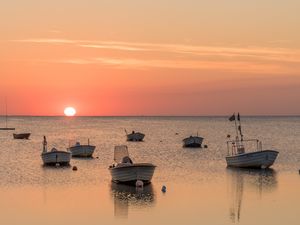 Превью обои лодки, море, закат, горизонт