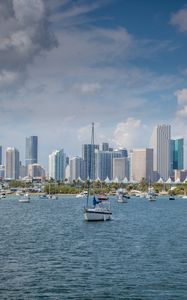 Превью обои лодки, море, здания, город