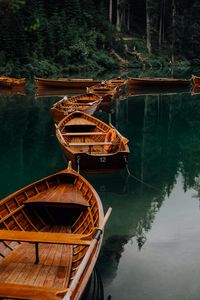 Превью обои лодки, озеро, вода, лес, деревья