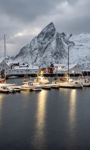 Превью обои лодки, пристань, море, горы, снег