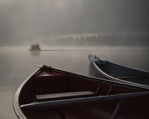 Превью обои лодки, туман, река, вечер
