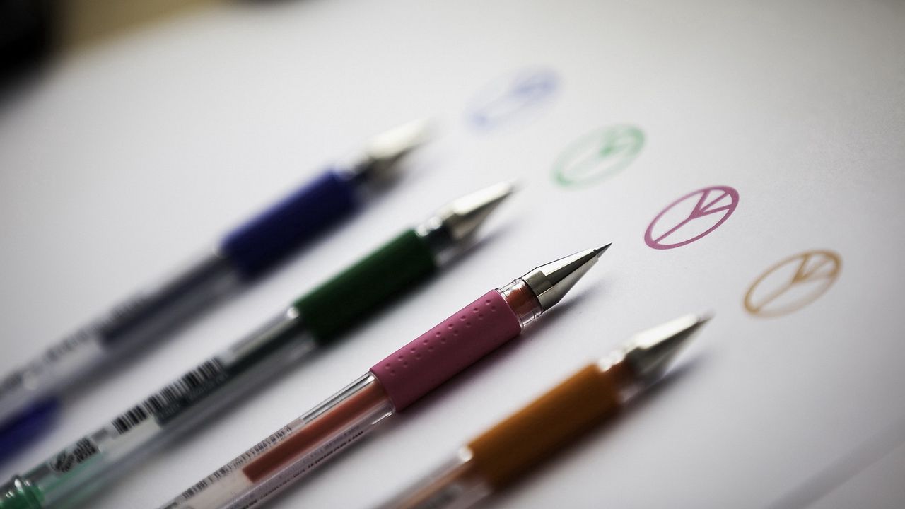 Обои логотип, ручки, разноцветный, бумага, рисунок