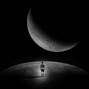 Превью обои луна, человек, одиночество, космический, внеземной, темный, черно-белый