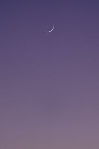 Превью обои луна, небо, фиолетовый, минимализм