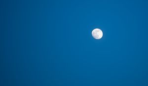 Превью обои луна, небо, ночь, синий, минимализм