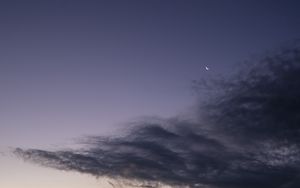 Превью обои луна, небо, облака, вечер, сумерки