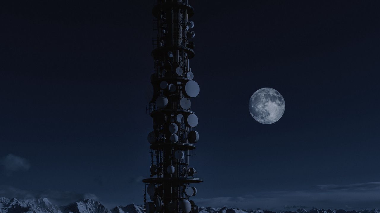 Обои луна, ночь, космос, станция, спутники, башня