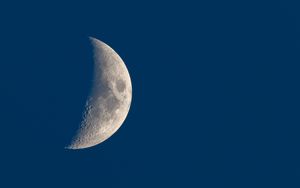 Превью обои луна, ночь, кратеры, вечер
