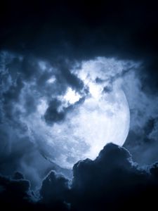 Превью обои луна, облака, лунный свет, свечение, ночь