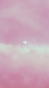 Превью обои луна, облака, небо, розовый, пастельный