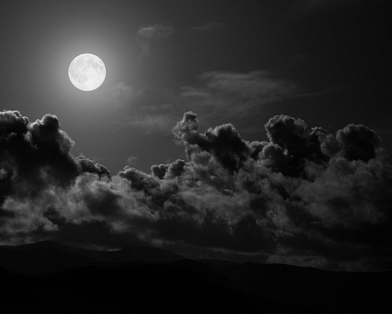 1280x1024 Обои луна, облака, небо, черно-белые