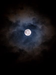 Превью обои луна, облака, ночь, темный, лунный свет