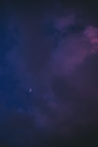 Превью обои луна, облака, темный, ночь, небо