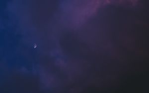 Превью обои луна, облака, темный, ночь, небо