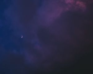 Превью обои луна, облака, темный, ночь, небо