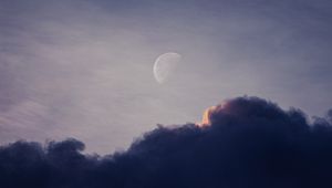 Превью обои луна, облака, вечер, небо, полнолуние