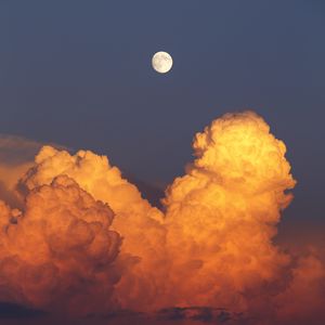 Превью обои луна, облака, закат, небо