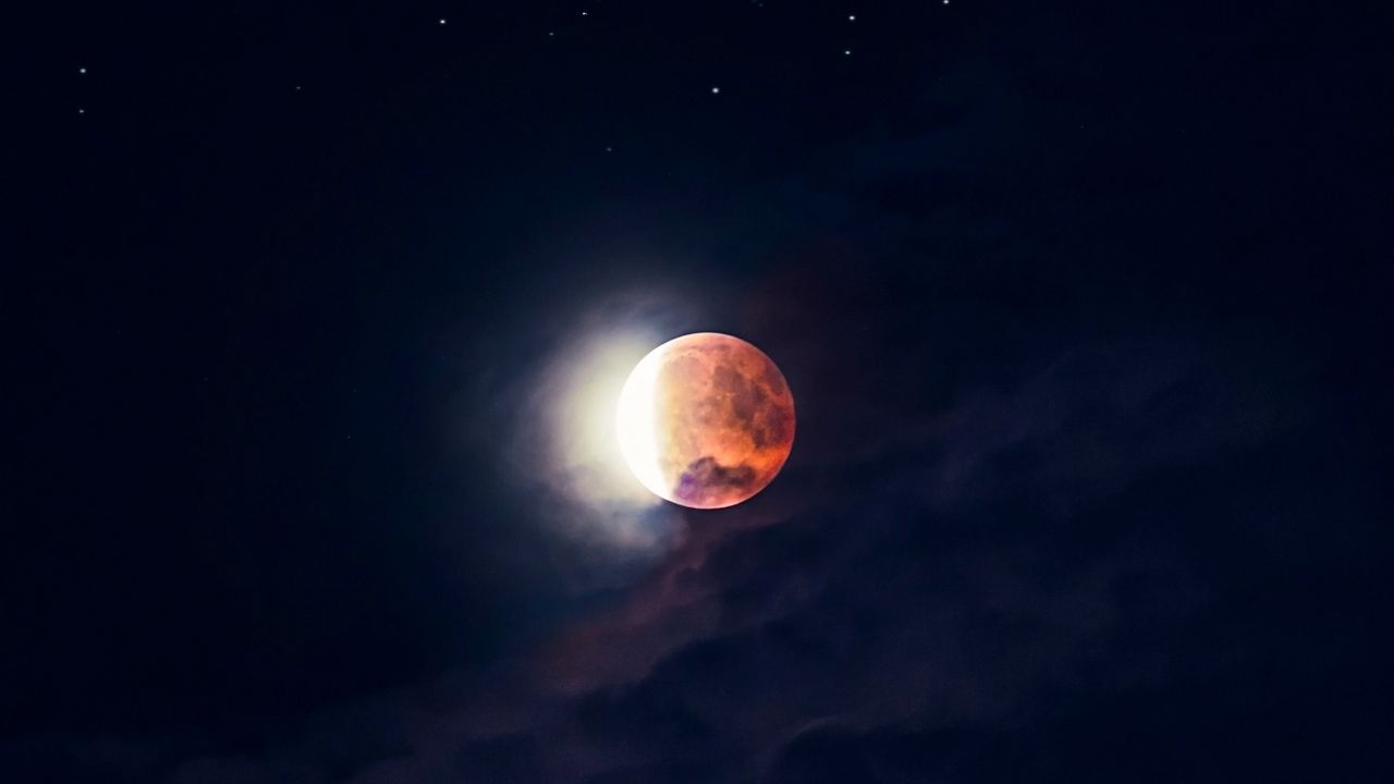 Обои луна, полнолуние, красная луна, небо, ночь, звезды, темный