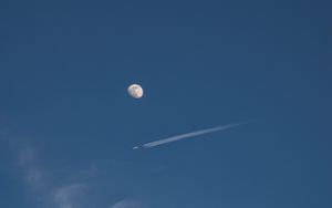 Превью обои луна, полнолуние, самолет, небо, облака