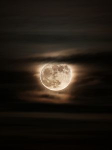 Превью обои луна, полнолуние, затмение, ночь, небо, облака, темный