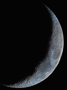 Превью обои луна, поверхность, рельеф, кратеры, темный