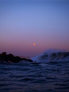 Превью обои луна, скалы, море, волны