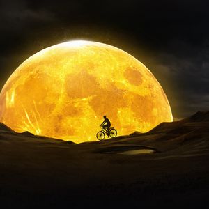 Превью обои луна, велосипедист, силуэт, темный, ночь