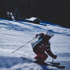Превью обои лыжник, гора, катание, снег