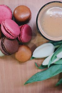 Превью обои macaron, печенье, кофе, тюльпаны