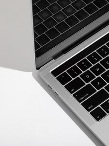 Превью обои macbook, appele, клавиши, белый, компьютер