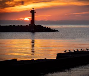 Превью обои маяк, берег, остров, море, закат, темный