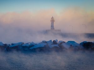 Превью обои маяк, камни, море, туман