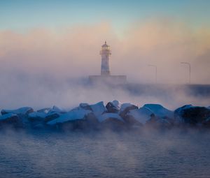 Превью обои маяк, камни, море, туман