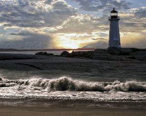 Превью обои маяк, море, волны, вода, грязная