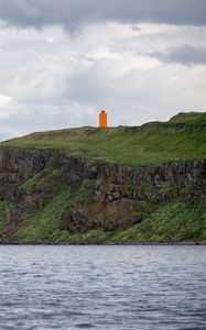 Превью обои маяк, остров, море, обрыв, трава