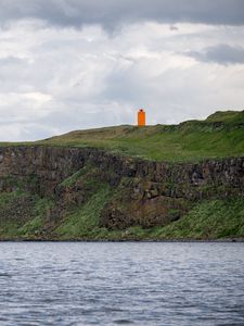 Превью обои маяк, остров, море, обрыв, трава