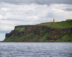 Превью обои маяк, остров, море, обрыв, трава