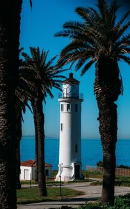 Превью обои маяк, пальмы, море, здание, архитектура, берег