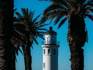 Превью обои маяк, пальмы, море, здание, архитектура, берег