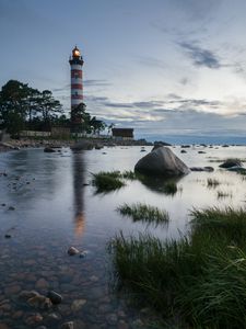 Превью обои маяк, побережье, здание, море, вечер