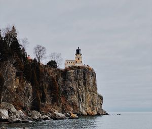 Превью обои маяк, скала, море, берег, природа