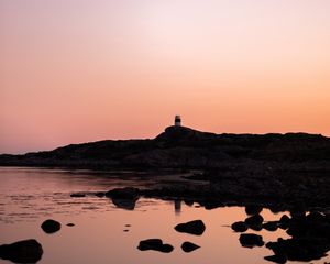 Превью обои маяк, скалы, сумерки, закат, море