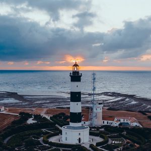 Превью обои маяк, здание, море, закат, горизонт