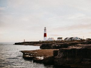 Превью обои маяк, здание, побережье, море, горизонт, вода