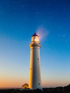 Превью обои маяк, звездное небо, маяк кейп нельсон, портленд, австралия