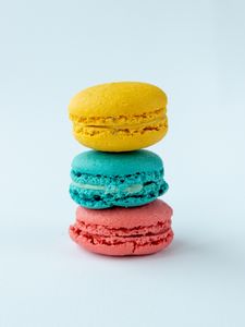 Превью обои макаруны, пирожное, десерт, выпечка, разноцветный